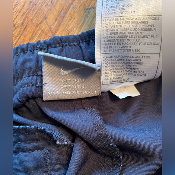 Vintage Y2K Women’s Nike Dri Fit Capri Athletic/Golf Pants - Picture 4 of 9